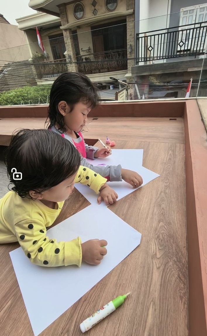 My 2 Little Sisters 👧👧